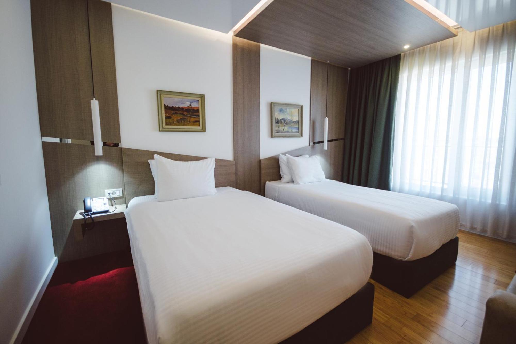 Star Hill Hotel & Spa Pristina Exterior photo